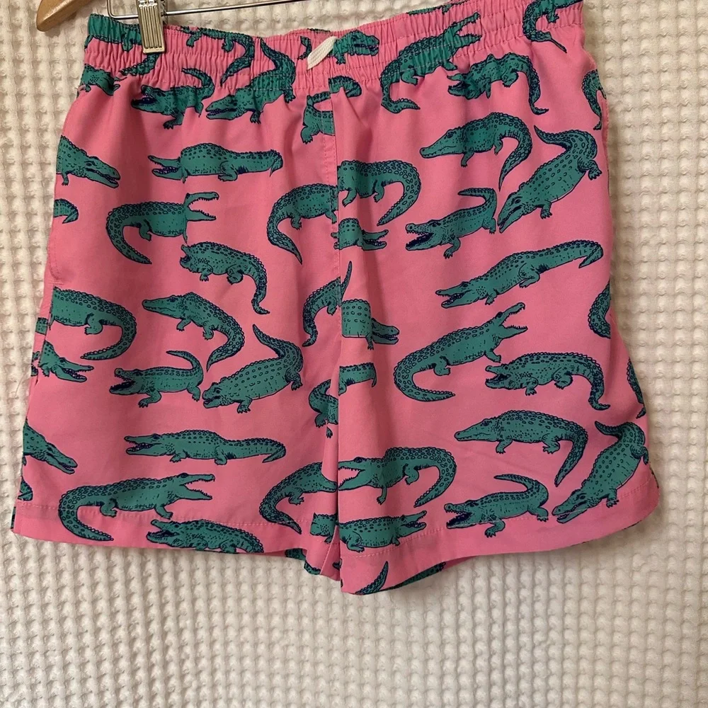 Chubbies Pink Swim Trunks with Alligator Print 5.5 length - Picture 2 of 4